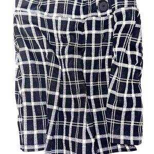 Black and White Plaid Squirt